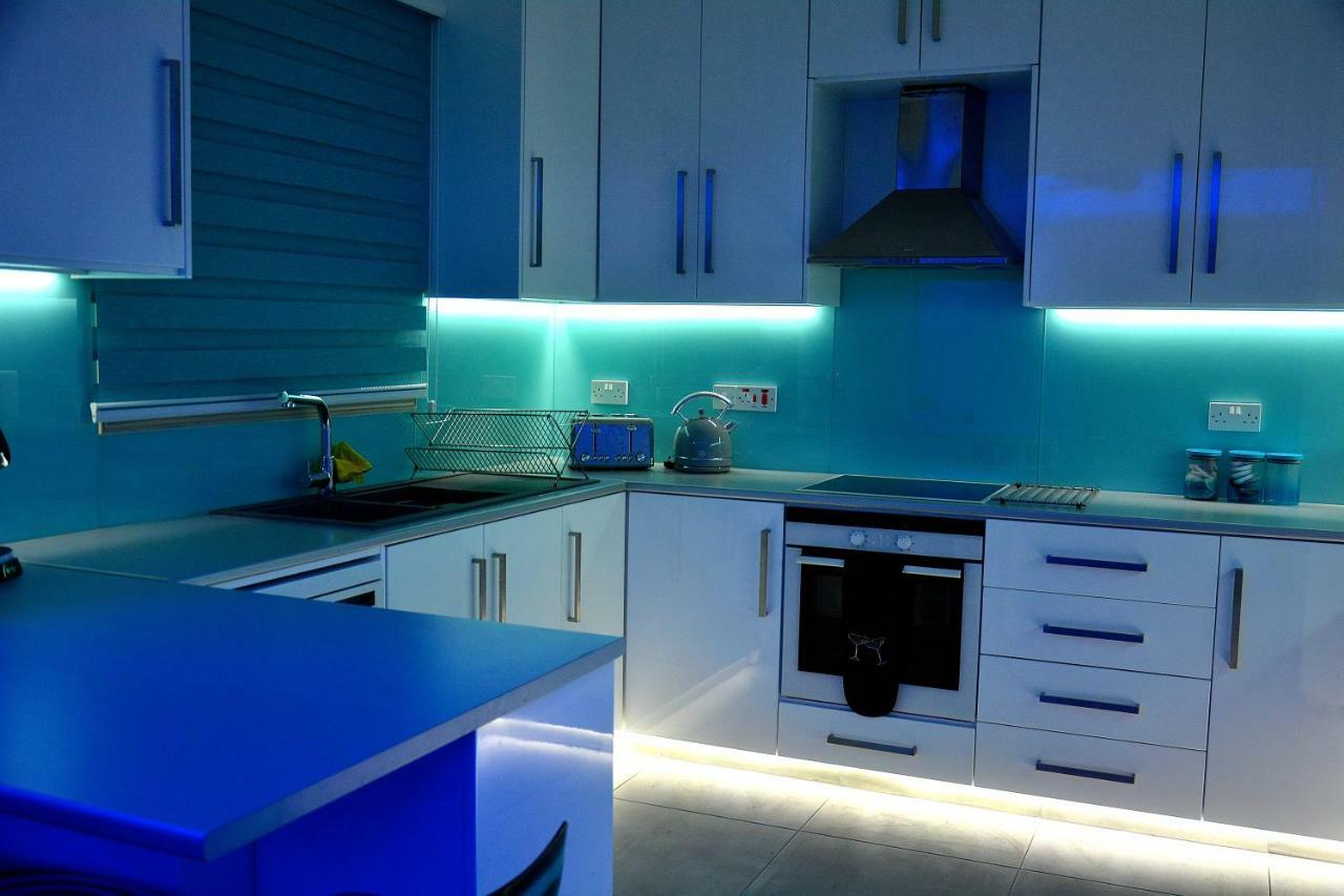 Villa Ocean Breeze Peyia Ngoại thất bức ảnh